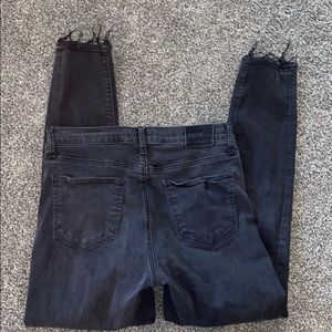 Lucky 🍀 Brand Size 8 Skinny Black Distressed Jean